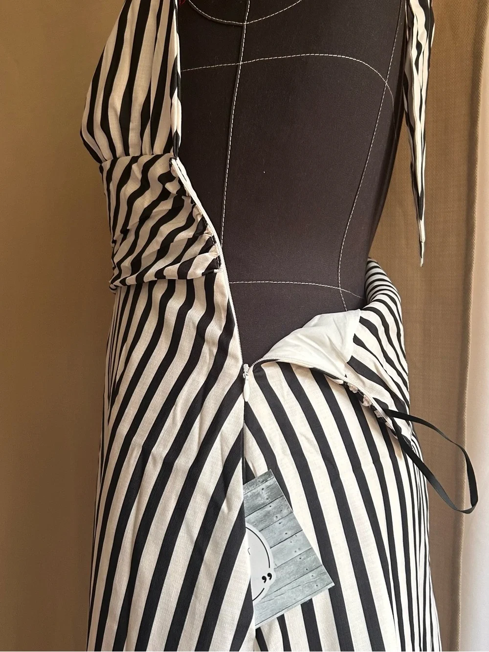 Commense Black and White Stripe Backless Pockets Dress - Picture 6 of 8